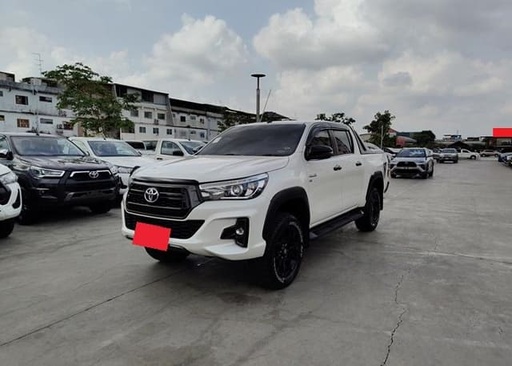 2019 TOYOTA Hilux