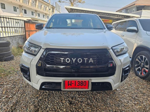 2022 TOYOTA Hilux