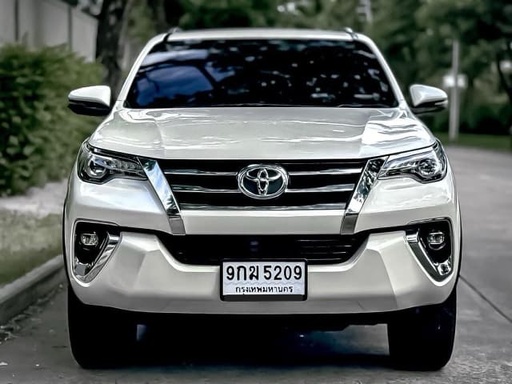 2019 TOYOTA Fortuner