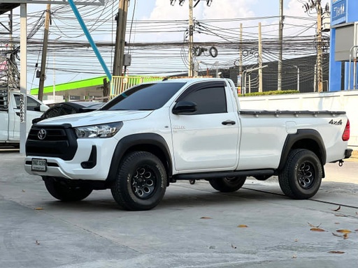 2023 TOYOTA Hilux