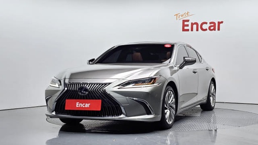 2019 LEXUS ES