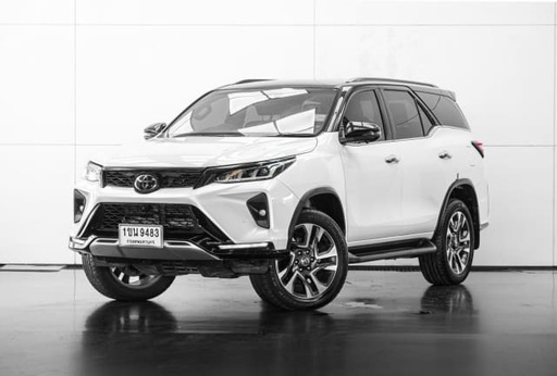 2020 TOYOTA Fortuner