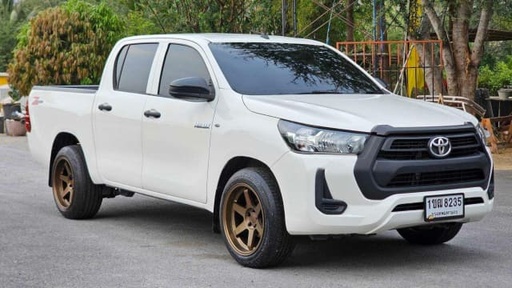 2020 TOYOTA Hilux