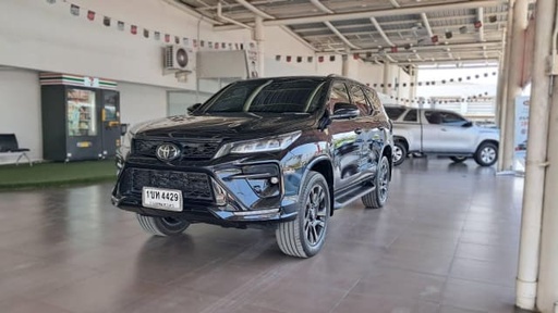 2021 TOYOTA Fortuner