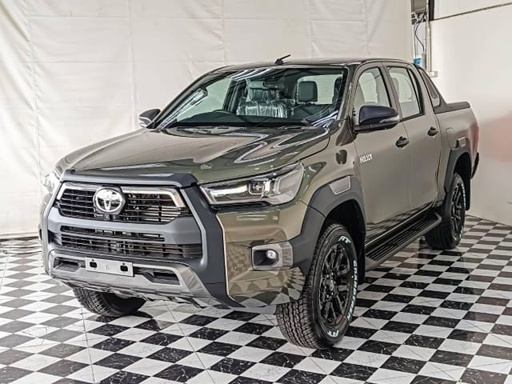 2025 TOYOTA Hilux