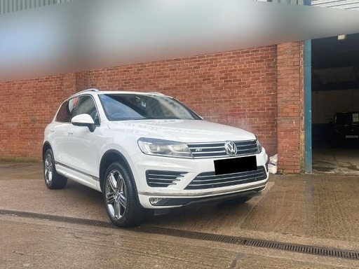 2016 VOLKSWAGEN Touareg