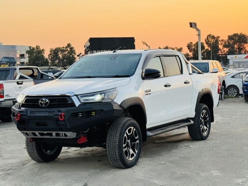 2021 TOYOTA Hilux