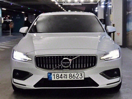 2022 VOLVO S60