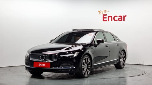 2022 VOLVO S90
