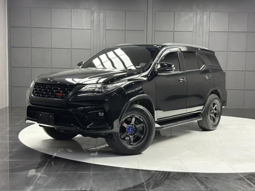 2017 TOYOTA Fortuner