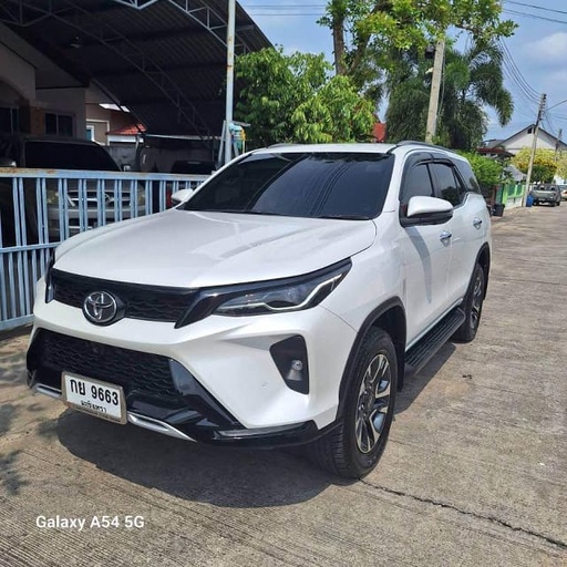 2023 TOYOTA Fortuner