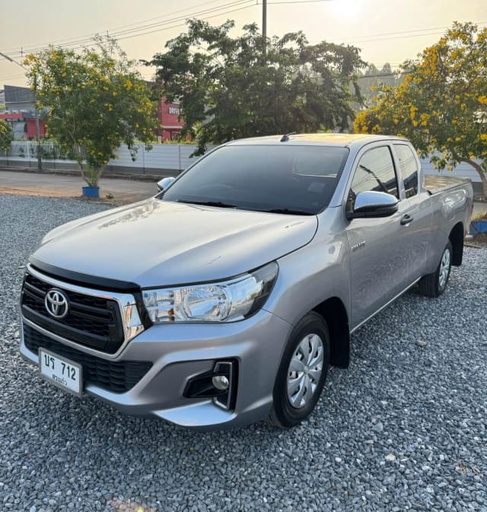 2019 TOYOTA Hilux