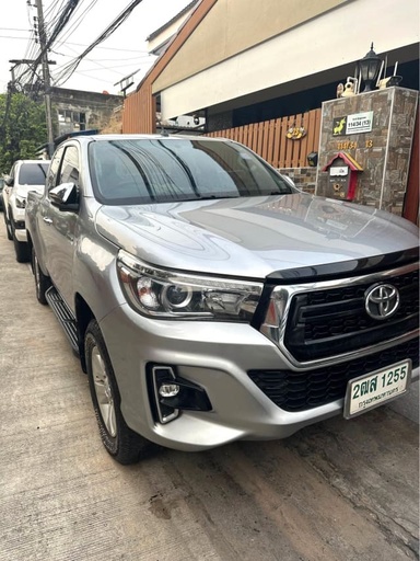 2019 TOYOTA Hilux