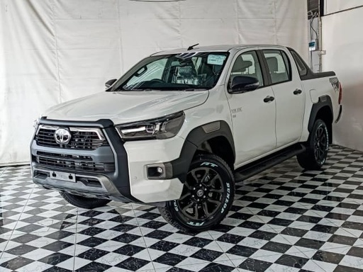 2025 TOYOTA Hilux