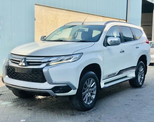 2018 MITSUBISHI Montero