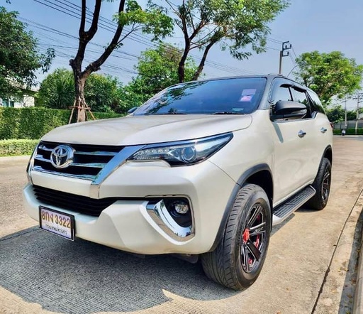 2020 TOYOTA Fortuner