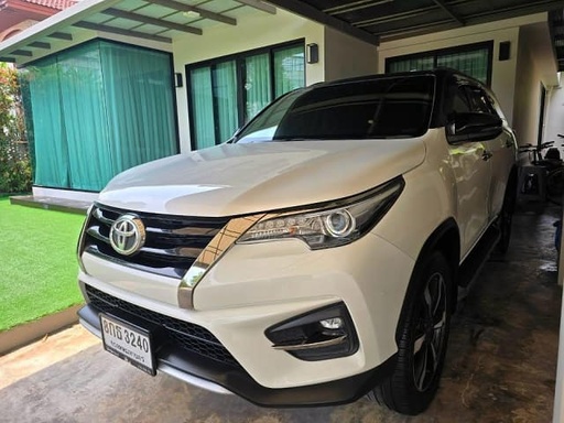 2019 TOYOTA Fortuner