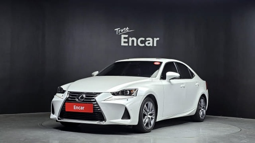 2018 LEXUS IS