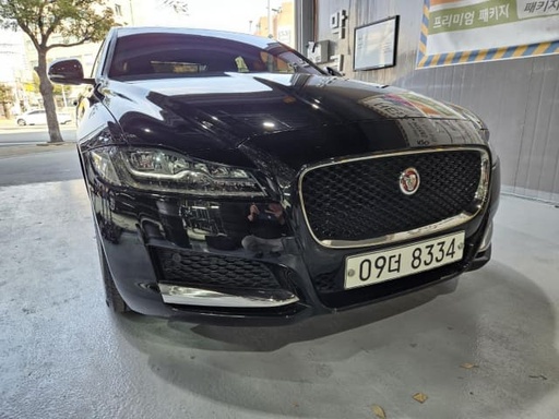 2017 JAGUAR XF, 