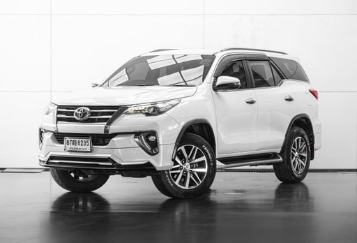 2019 TOYOTA Fortuner