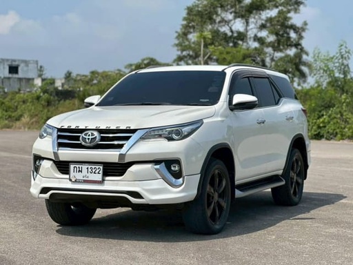2017 TOYOTA Fortuner