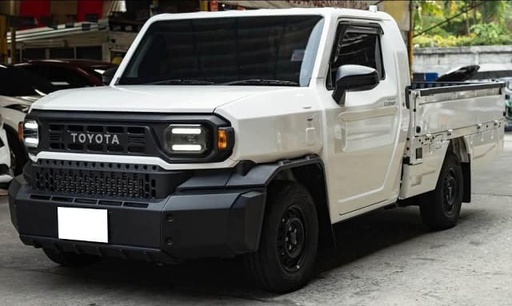 2024 TOYOTA Hilux