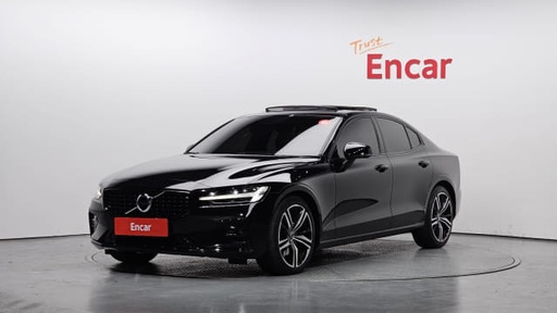 2022 VOLVO S60