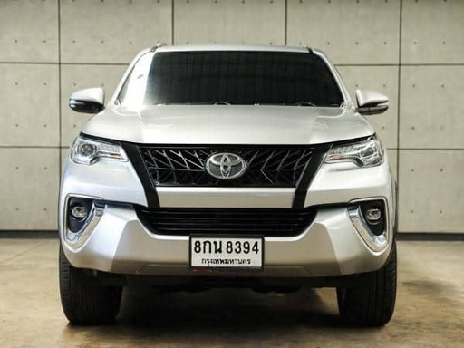 2019 TOYOTA Fortuner