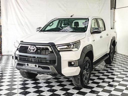 2025 TOYOTA Hilux