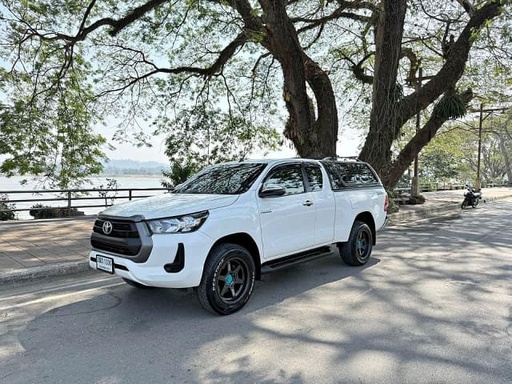 2022 TOYOTA Hilux