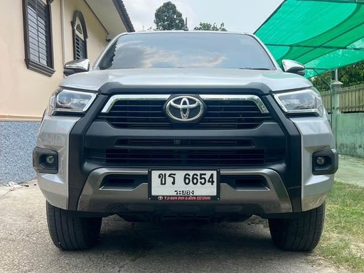 2023 TOYOTA Hilux