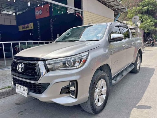 2019 TOYOTA Hilux
