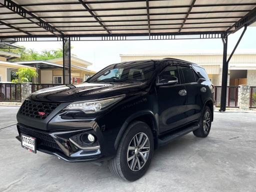 2017 TOYOTA Fortuner