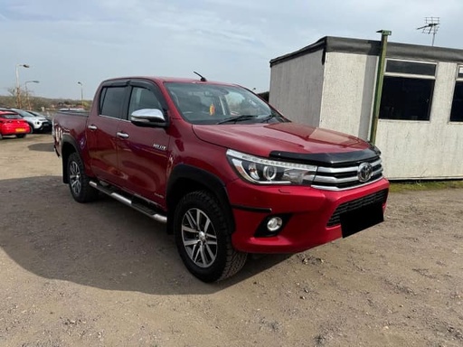2017 TOYOTA Hilux