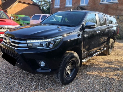 2017 TOYOTA Hilux