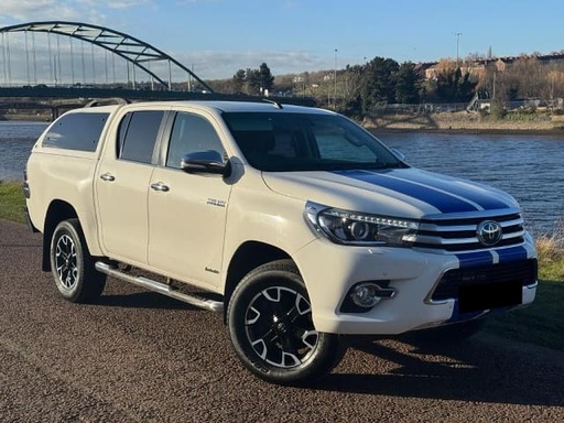 2017 TOYOTA Hilux
