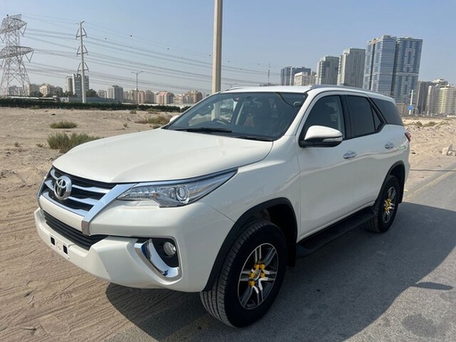 2017 TOYOTA Fortuner