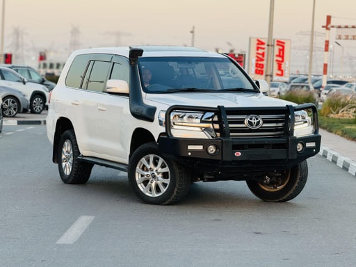 2018 TOYOTA Land Cruiser