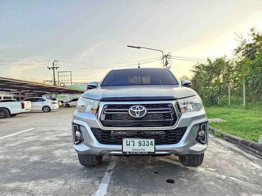 2019 TOYOTA Hilux