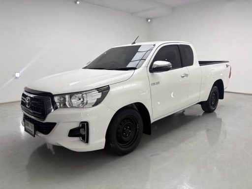 2019 TOYOTA Hilux