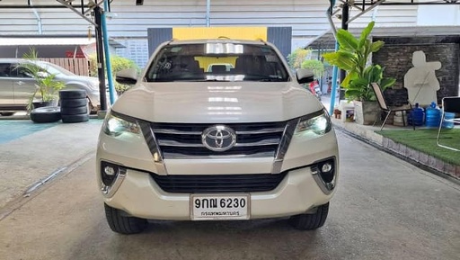 2019 TOYOTA Fortuner
