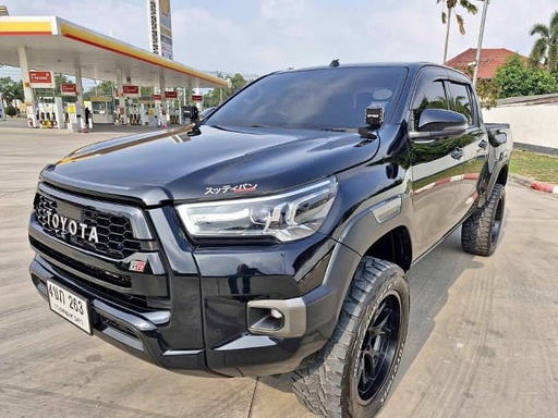 2023 TOYOTA Hilux