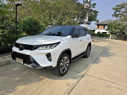 2021 TOYOTA Fortuner
