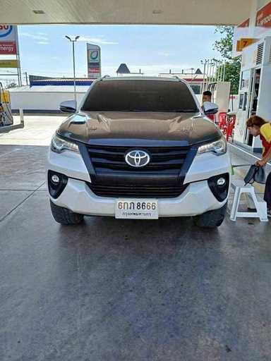 2018 TOYOTA Fortuner