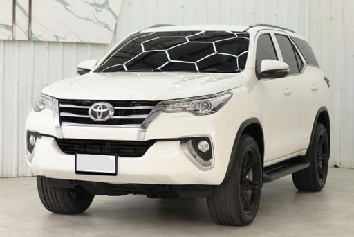 2018 TOYOTA Fortuner