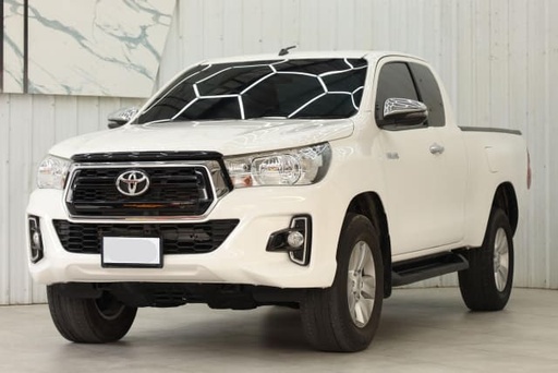 2019 TOYOTA Hilux