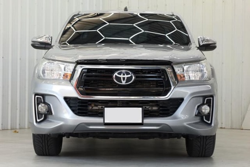 2019 TOYOTA Hilux