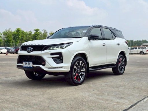 2021 TOYOTA Fortuner