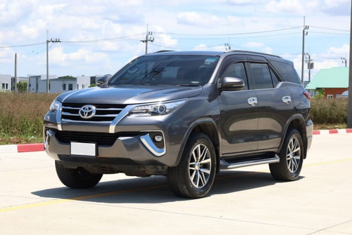 2018 TOYOTA Fortuner