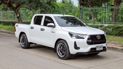 2022 TOYOTA Hilux